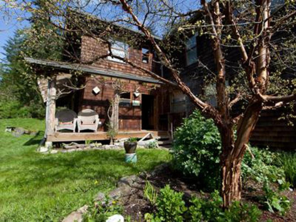 Отель Nettles Farm Lummi Island Экстерьер фото